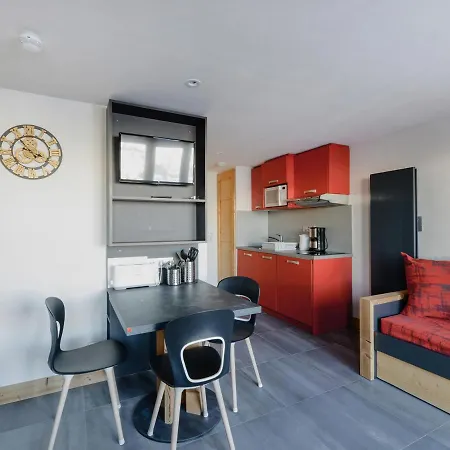 Studio Les Coches, 1 Piece, 3 Personnes - Fr-1-181-1053 Apartment *